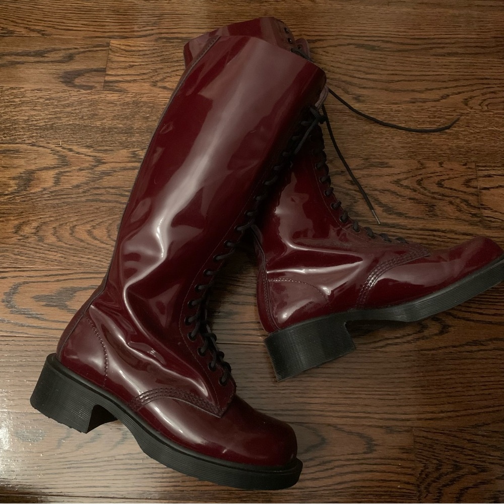 Super rare Dr martens knee high lace up boots